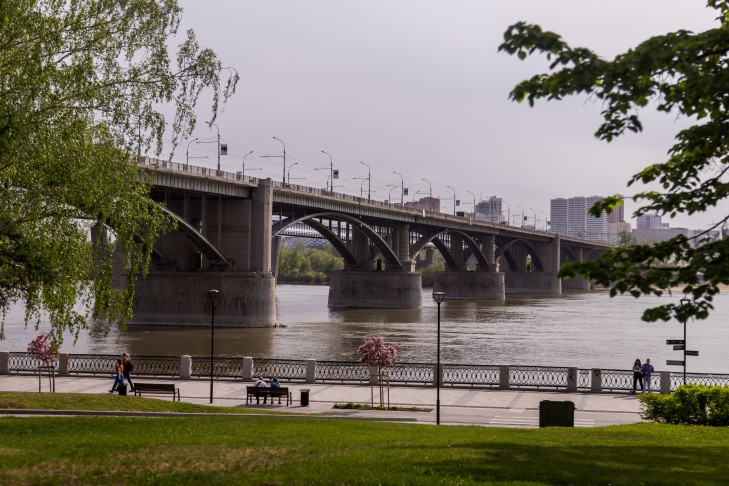 Ремонт Октябрьского моста за 2,2 миллиарда рублей начался 1 августа в Новосибирске
