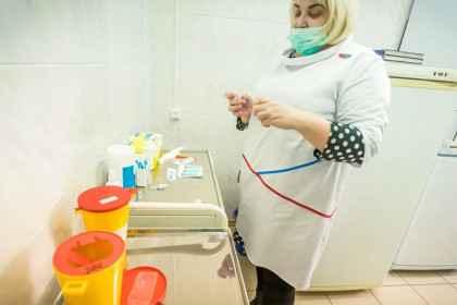 Не жжет и не щиплет: новосибирцы поделились впечатлениями от ковидной «прививки в нос»