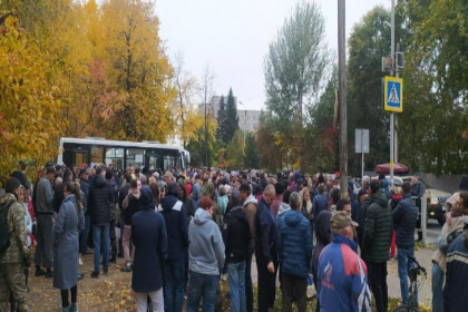 Еще четыре автобуса с призывниками уехали из Бердска 26 сентября