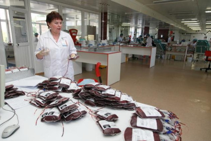 Новосибирские доноры устранили дефицит крови