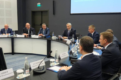 Андрей Травников вручил благодарности Путина жителям Новосибирской области