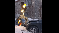 Автомобиль проехал на красный свет и устроил ДТП в Новосибирске