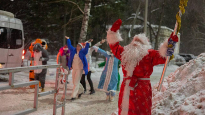 Жители Новосибирска собирают подарки детям, которые встречают Новый год в больнице