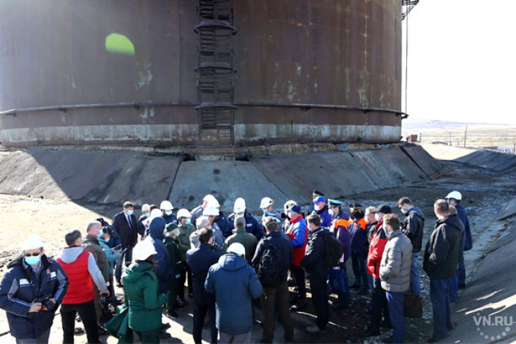 Возмутившее Путина ЧП в Норильске устранят новосибирские спасатели