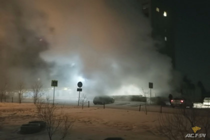 Коммунальная авария оставила без тепла жилые дома на улице Станиславского в Новосибирске
