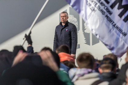 Митинг-концерт прошел в Новосибирске в честь воссоединения Крыма с Россией