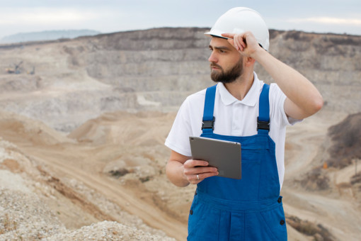 В I квартале 2026 года в Новосибирской области самые высокие зарплаты в промышленности предлагали в добыче и переработке полезных ископаемых