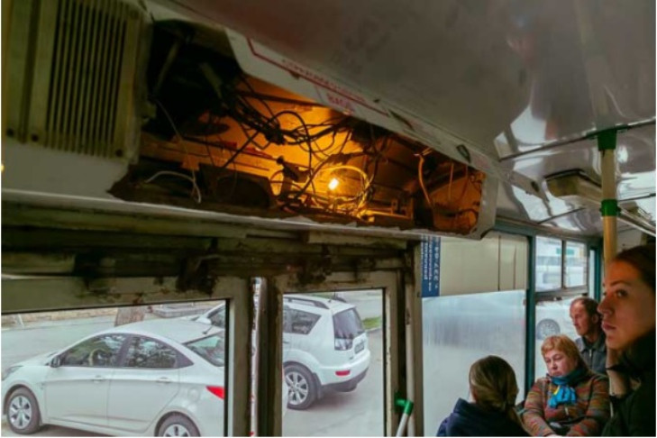 Ударенного током в троллейбусе №5 парня ищут в Новосибирске