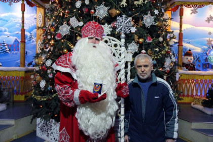 Дед Мороз пригласил на День рождения жителя Новосибирска