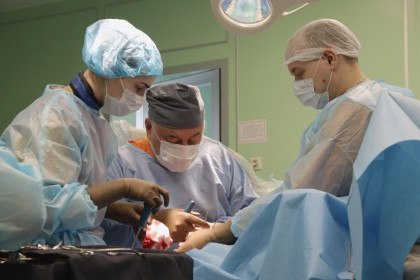 Пациента весом 200 кг спасли от ампутации ноги в Новосибирске