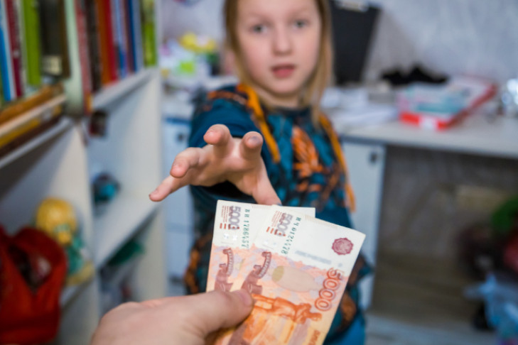 Фейки о детских выплатах разоблачили в ПФР Новосибирской области