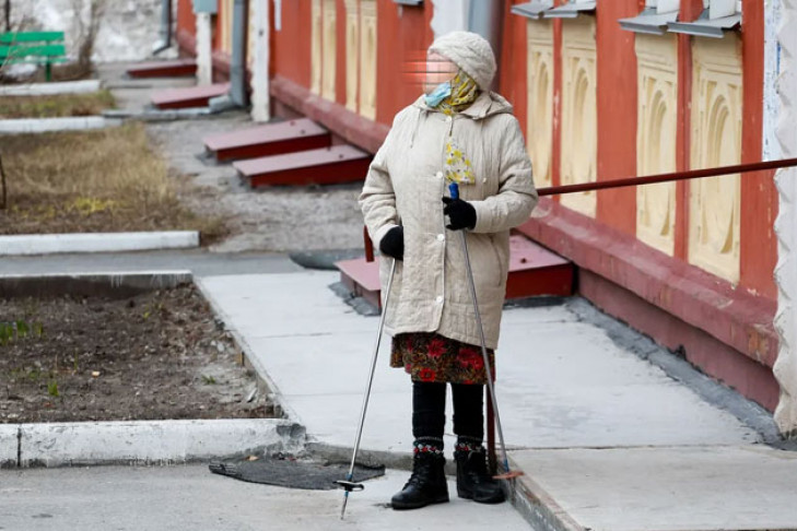 Сумку с лекарствами отобрали у старушки в Академгородке