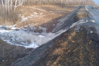 Талая вода затопила 57 участков трасс в Новосибирской области