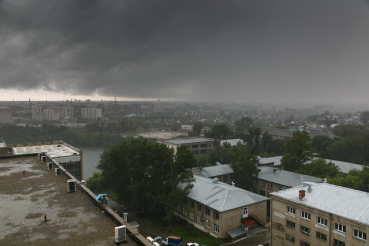 Грозы и шквал идут в Новосибирск – экстренное предупреждение