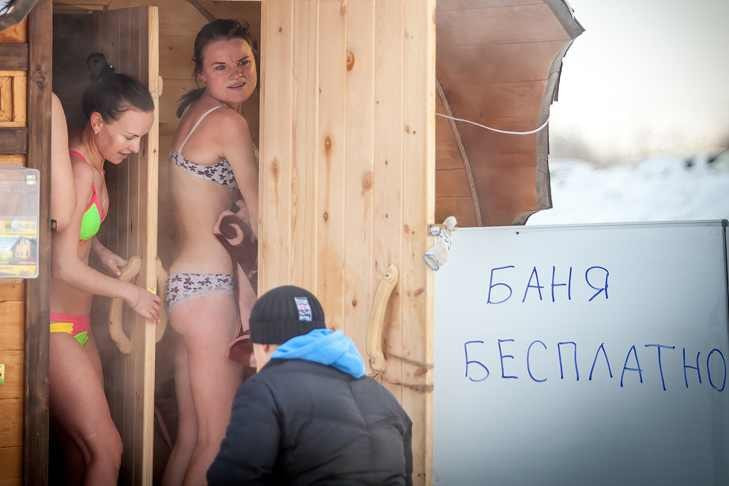 Полицейские освободили из бани жертву абьюзера под Новосибирском