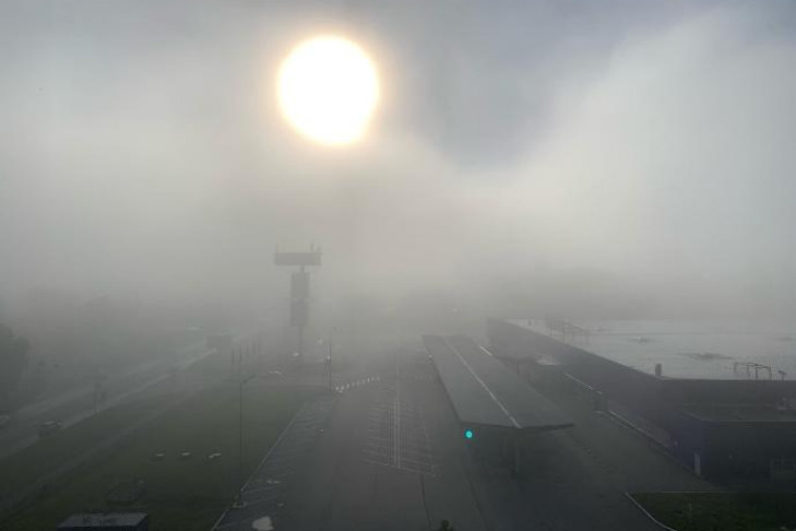 Туман помешал самолетам приземлиться в аэропорту Толмачево