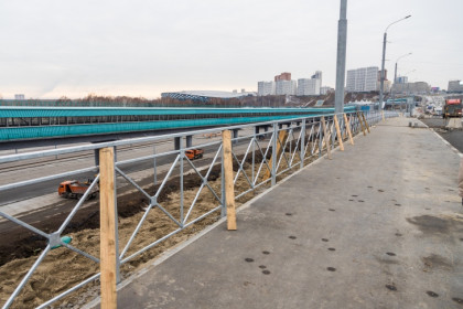 Страховку в 900 тысяч заплатят после аварии с Bentley на мосту в Новосибирске