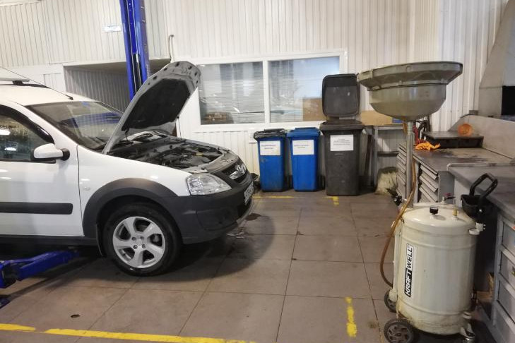 Километровые очереди образовались на СТО после Дня жестянщика в Новосибирске