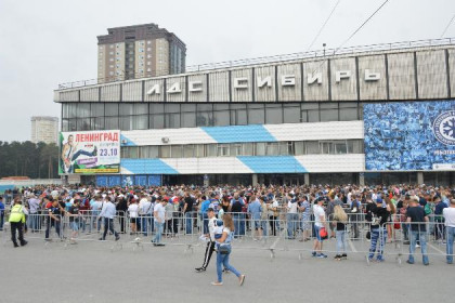 Небывалый ажиотаж вызвал показ Кубка Стэнли в Новосибирске 