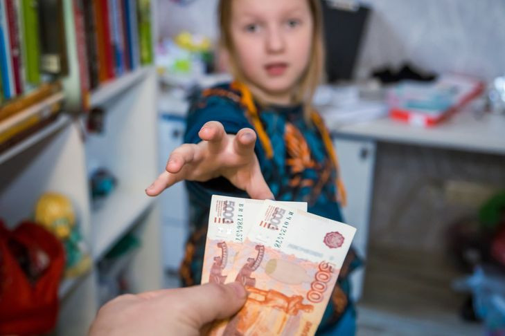 Школьные выплаты по 3 000 рублей заплатят семьям с детьми из Новосибирска