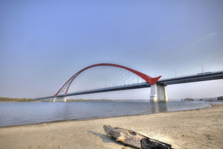 Двух детей спасли от утопления на Бугринском пляже в Новосибирске