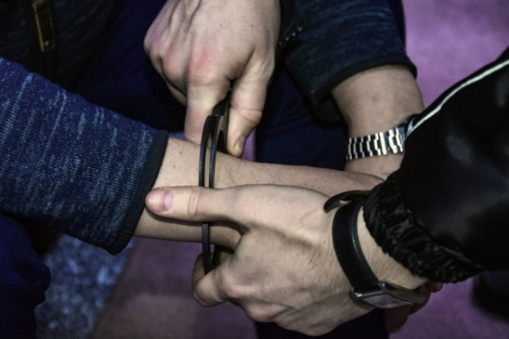 Подросток-наркокурьер делал закладки в обмен на биткоины в Новосибирске