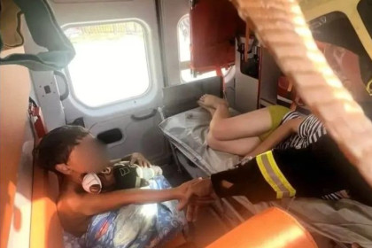 Пожарные спасли отца с детьми из горящей квартиры в Новосибирске
