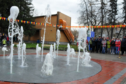 Музыкальный фонтан открыли в Тогучине