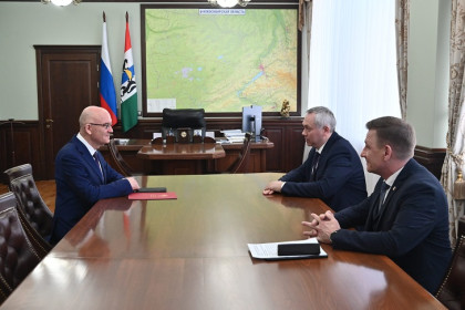 Андрей Травников и Александр Михайлик провели рабочую встречу в Новосибирске