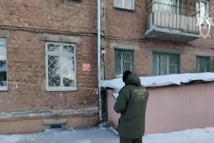 СКР проверяет дом с трещиной в Новосибирске