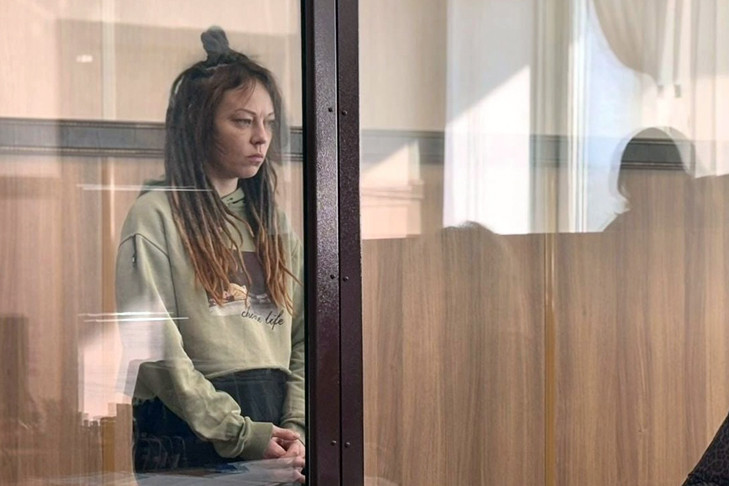 Дело о прикурившей сигарету от Вечного огня направили в суд в Новосибирске