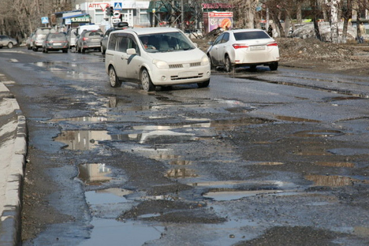 Антирекорд года установили дороги Новосибирска 