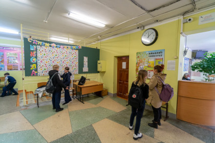 Нагрузка на детское здравоохранение резко пошла вниз: Андрей Травников об эффективности карантина в школах
