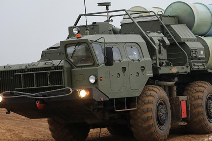 Оборонительные комплексы С-400 «Триумф» отразили условный удар ракет в Сибири