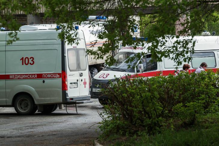 Больницу в Новосибирской области обязали провести ремонт из-за плохой уборки