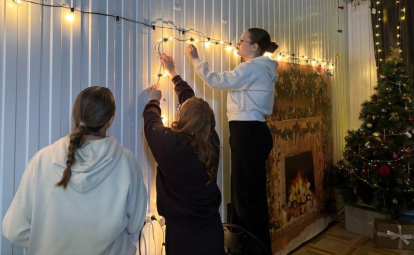 В молодежном пространстве села Здвинск создали новогоднюю атмосферу