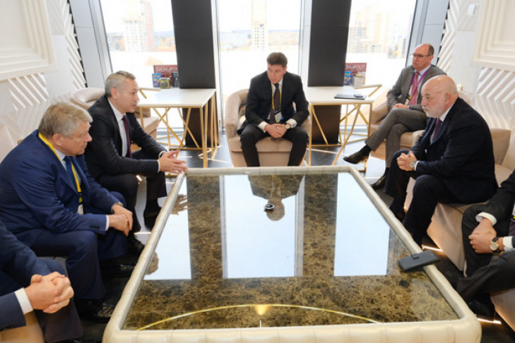 Губернатор Травников провел встречу с президентом фонда «Сколково» Вексельбергом