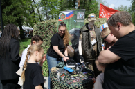 В Новосибирске в День Победы проводится акция под названием «Служба по контракту — Твой выбор!»