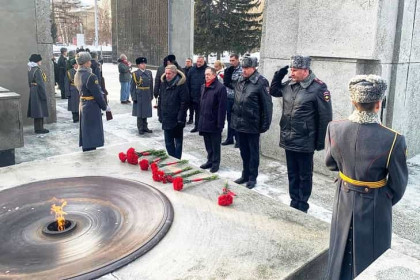 Новосибирская область вместе со всей страной отметила 80-ю годовщину снятия блокады Ленинграда