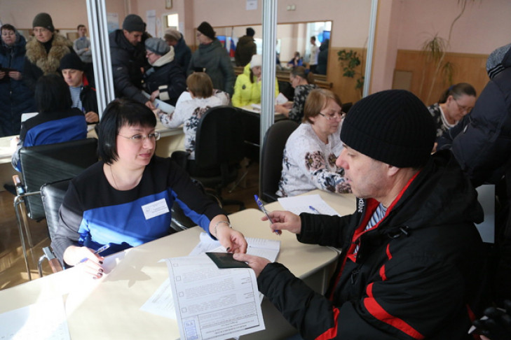 42,64% избирателей НСО проголосовали к 15.00 на выборах Президента РФ