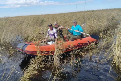 Восемь часов в тумане: на озере Убинское спасли трёх замерзающих рыбаков
