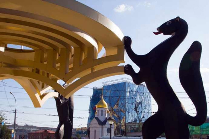О судьбе «памятника с соболями» рассказали в мэрии Новосибирска
