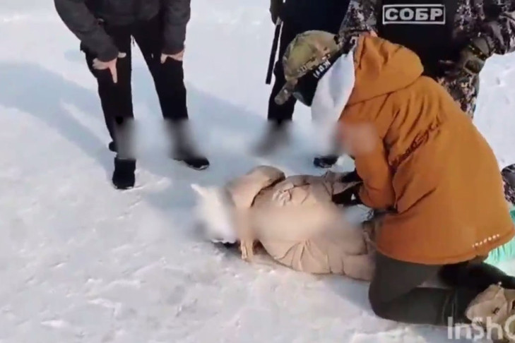 Подростки сковали наручниками девочку-квадробера в парке «Арена» Новосибирска