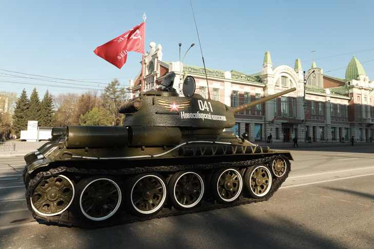 Танк Т-34 начали готовить к параду Победы в Новосибирске