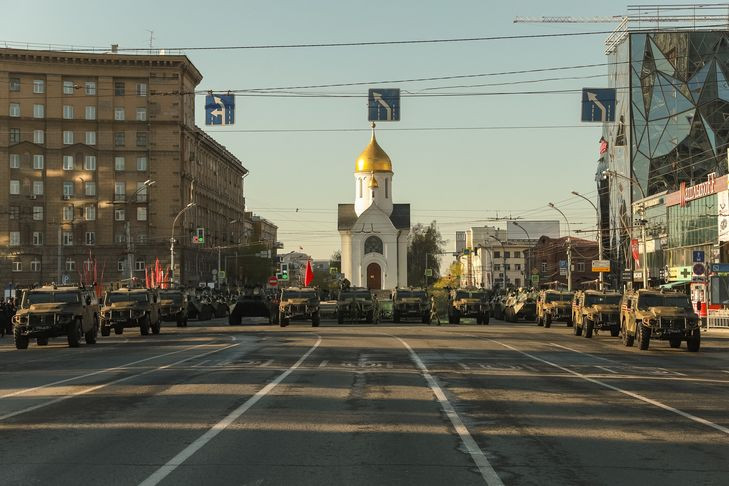 Центр Новосибирска перекроют 5 мая на 5 часов из-за репетиции Парада Победы-2022