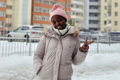 «Просто выжить»: студентку из Замбии удивили крещенские морозы в Новосибирске