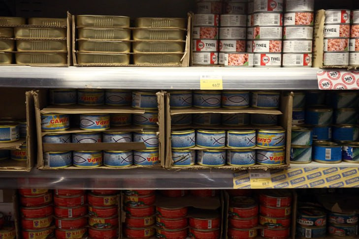 Полтора года и штраф за консервы с сюрпризом дали жителю Первомайки