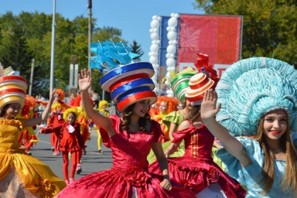 Грандиозным карнавалом Бердск отпраздновал 300-летие 