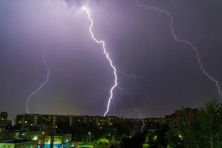 Градом 30 июня накроет Новосибирскую область – предупреждение МЧС
