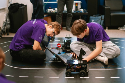 Робособака провела первую экскурсию в новосибирском Музее космонавтики